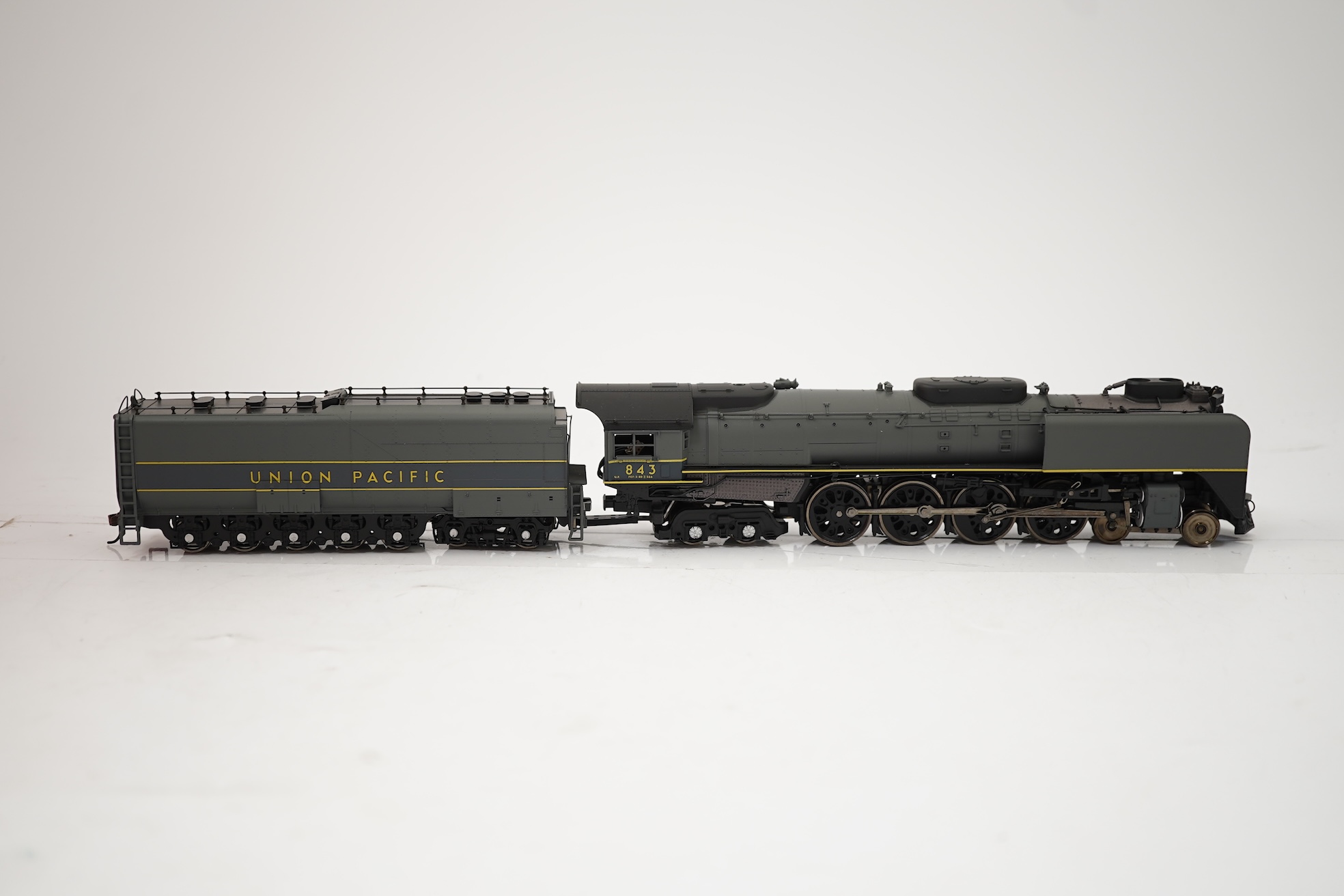 A boxed HO gauge Rivarossi (R5470) model of Union Pacific FEF3 843, 4-8-4 tender locomotive, powered for two rail operation.
